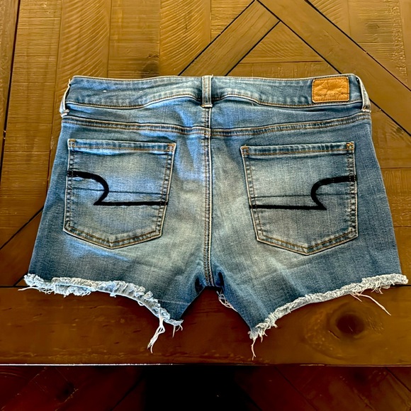 American Eagle Midi Shorts - Picture 2 of 2